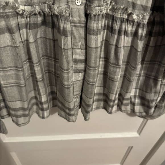 Harper checked soft blouse! Excellent condition! - Picture 4 of 6